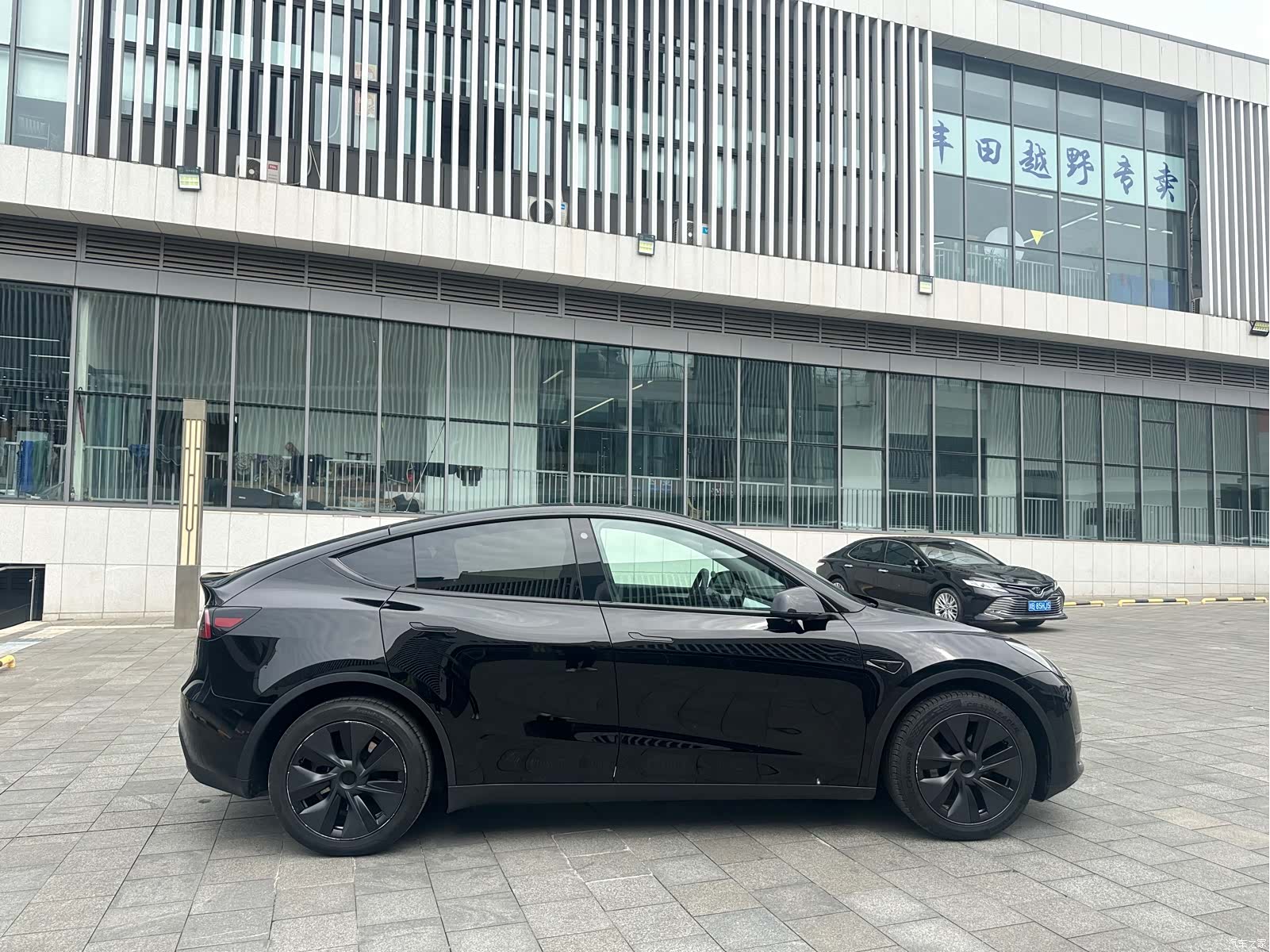Tesla Model Y, 2024 7