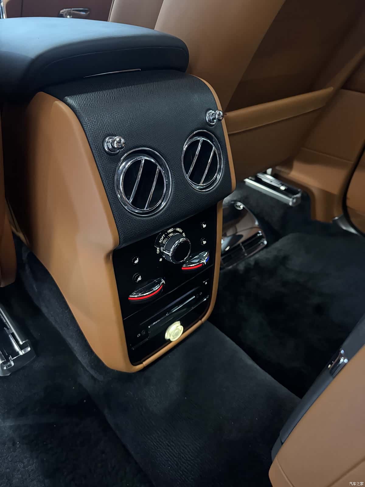 Rolls-Royce Cullinan, 2021 19