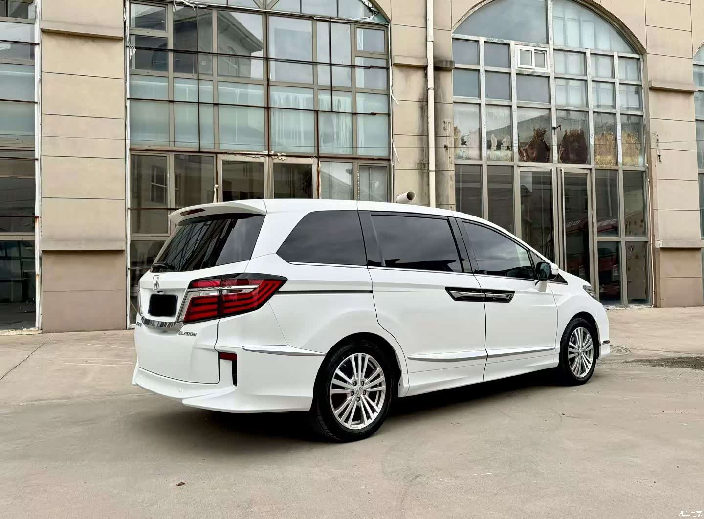 Honda Elysion, 2016 9