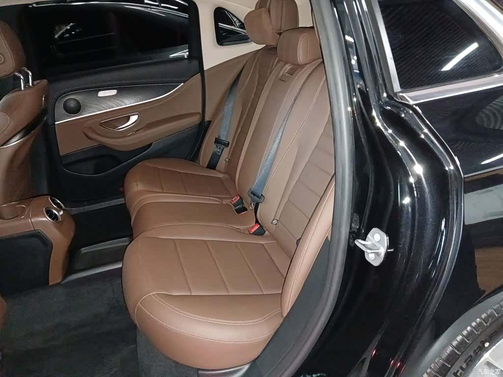 Mercedes-Benz E-Class, 2019 13