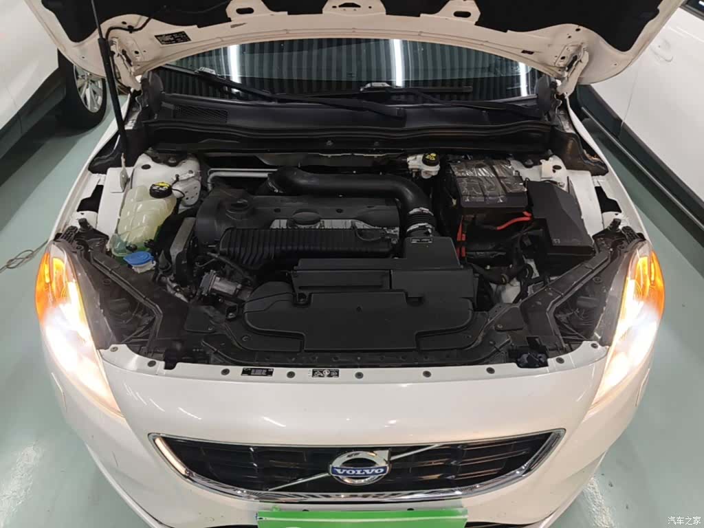Volvo V40, 2014 16