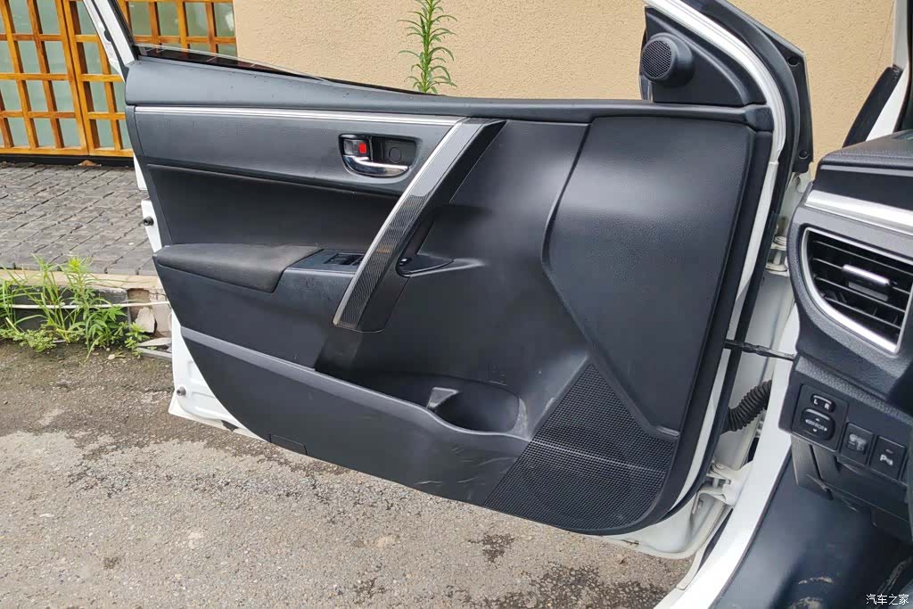 Toyota Corolla, 2015 7