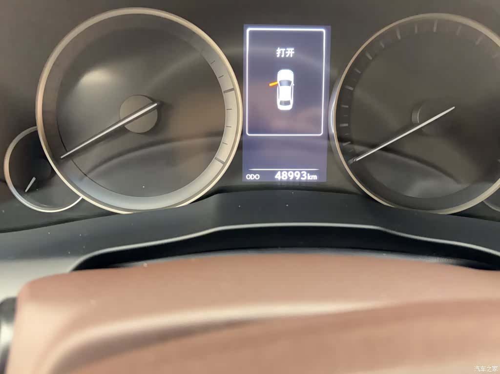 Lexus ES, 2018 3