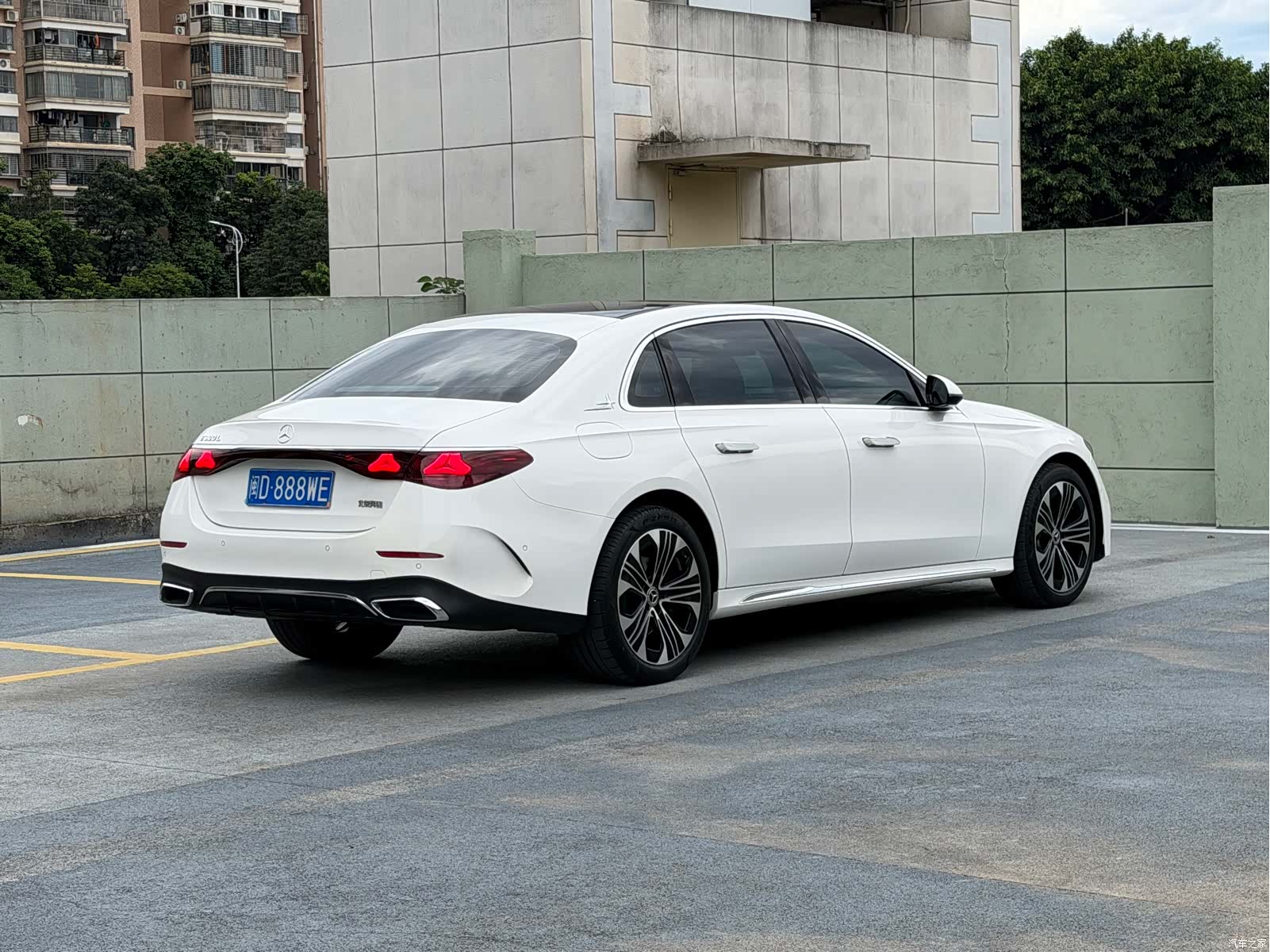 Mercedes-Benz E-Class, 2024 9