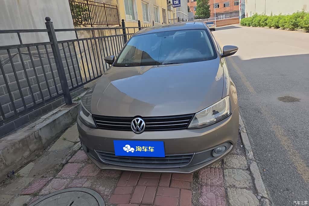 Volkswagen Sagitar, 2012 2