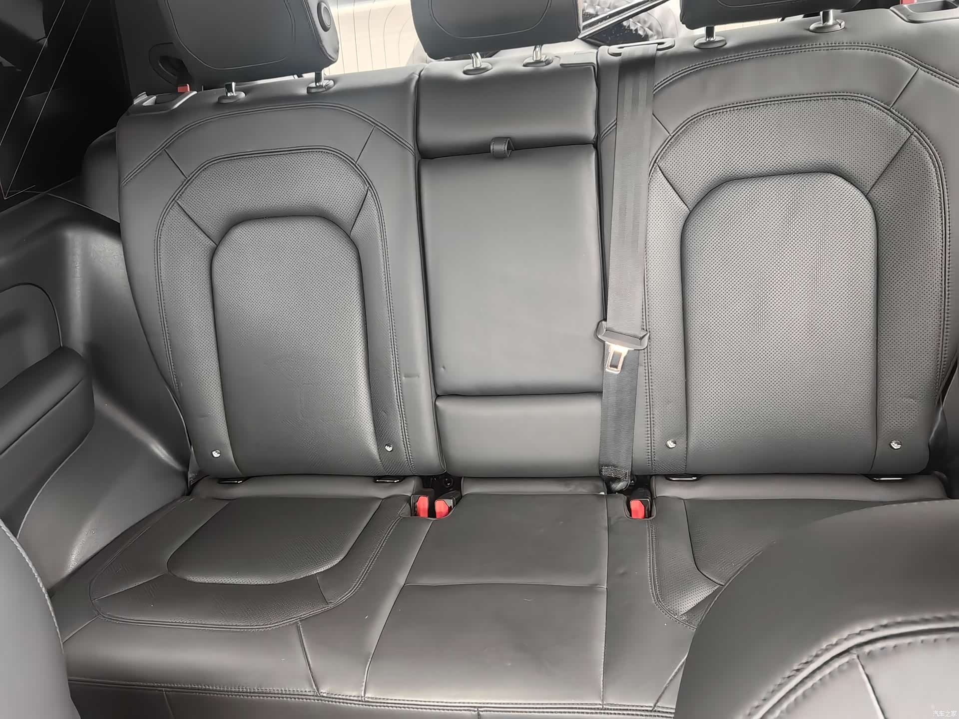 Land Rover Defender, 2023 7