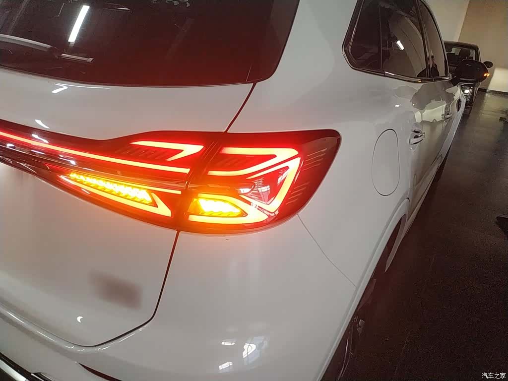 Hongqi HS5, 2023 24