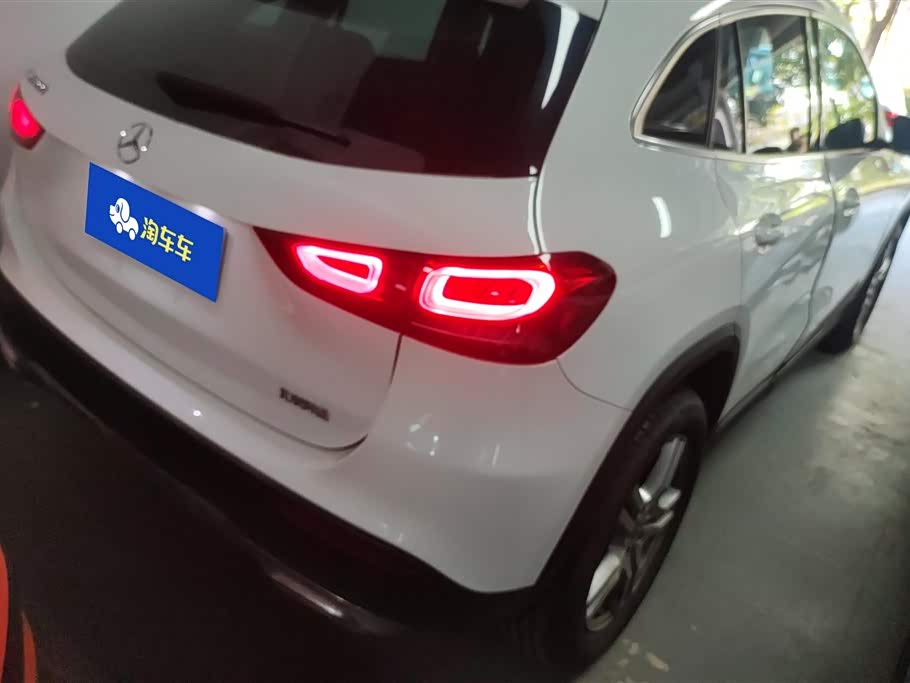 Mercedes-Benz GLA Mercedes-Benz GLA