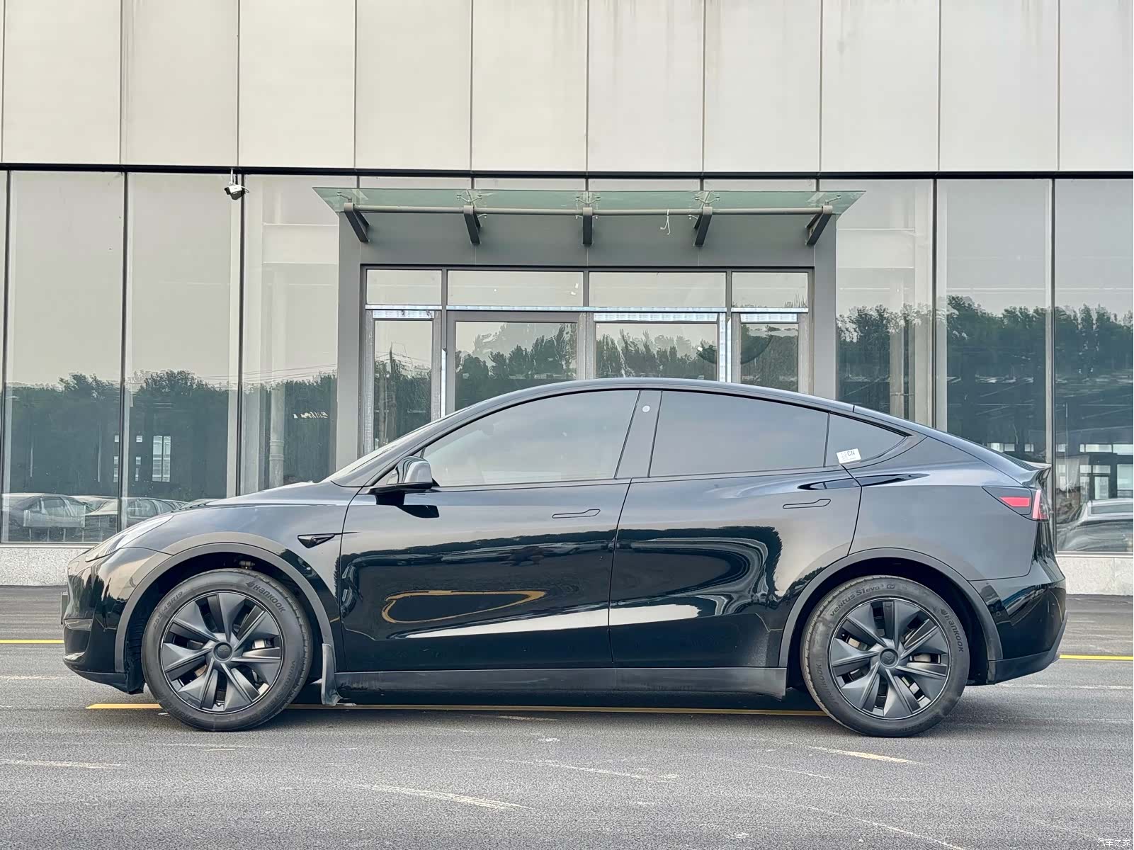 Tesla Model Y, 2023 все фото