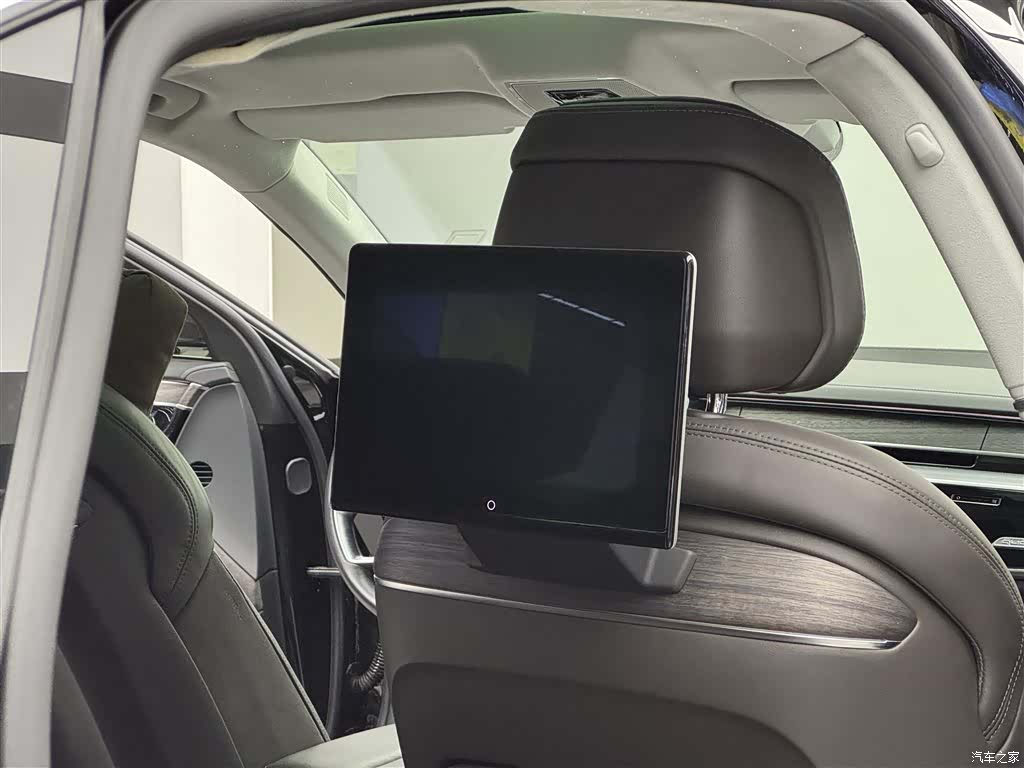 Audi A8L, 2024 9