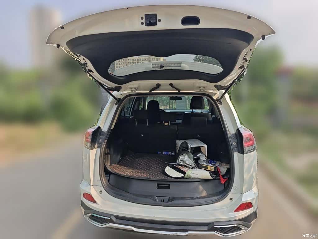 Toyota RAV4, 2017 10