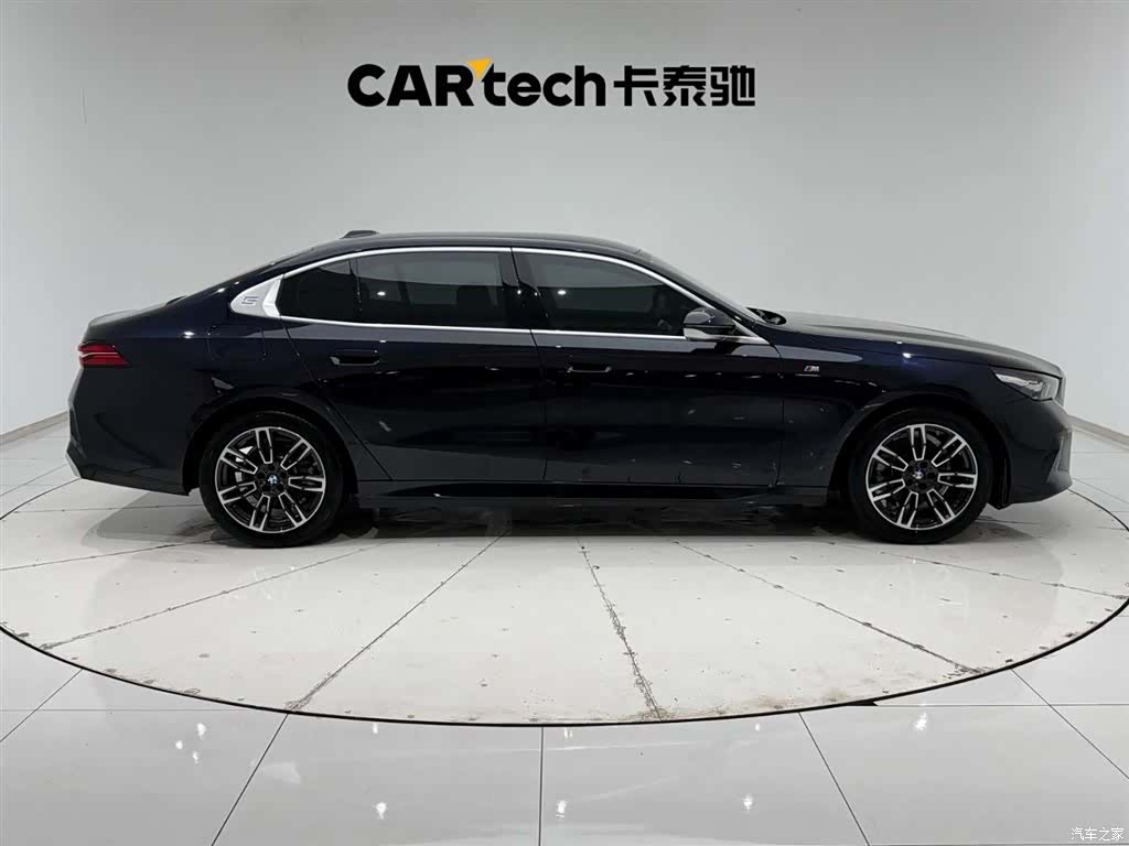 BMW 5 Series, 2025 12