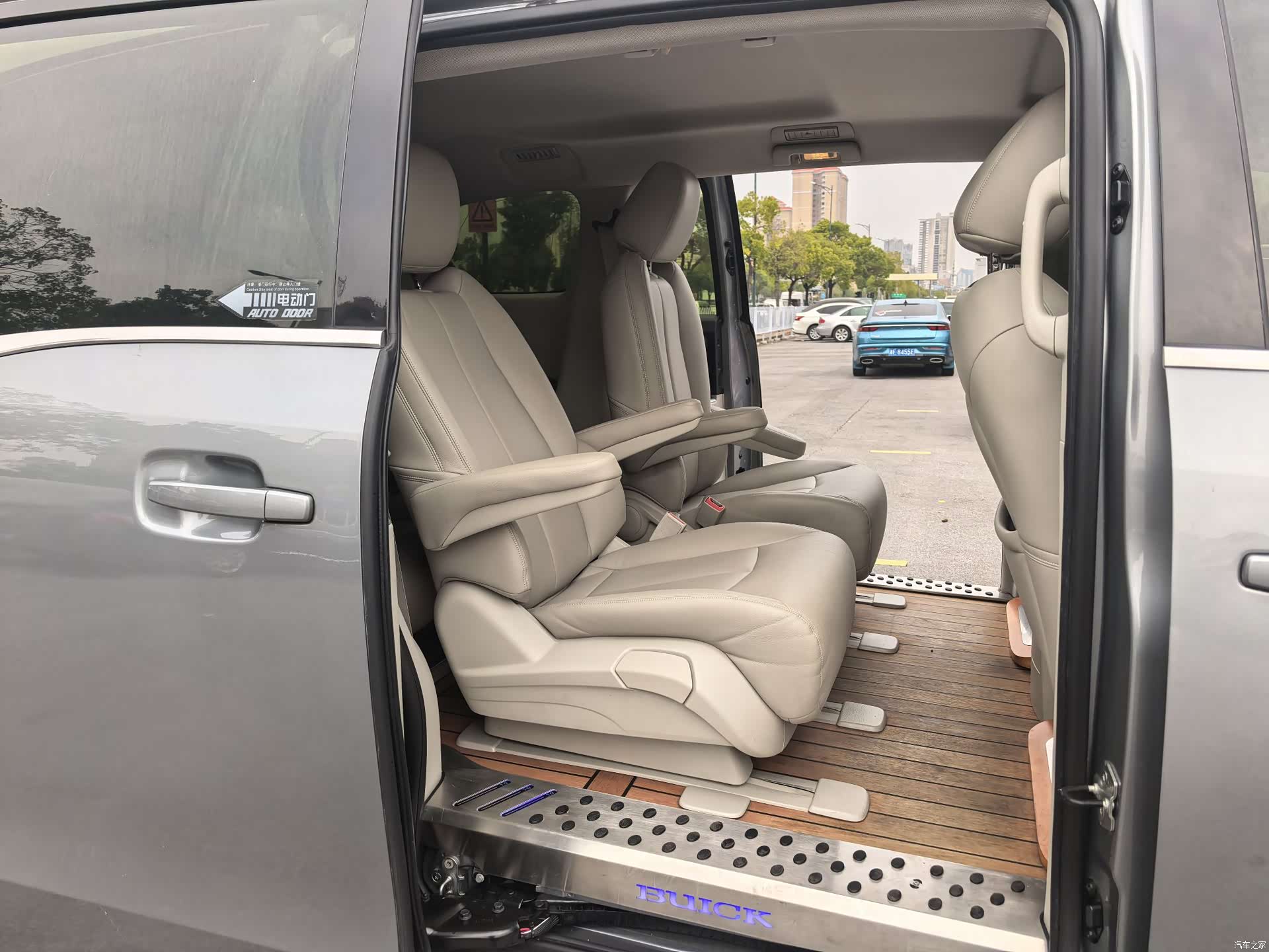 Buick GL8, 2023 11