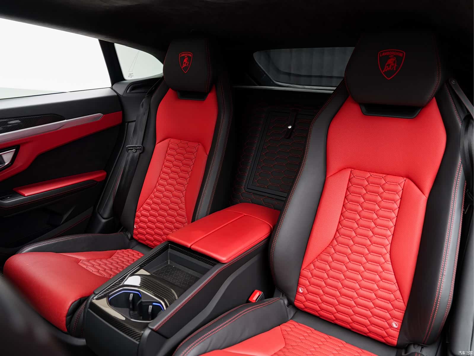 Lamborghini Urus, 2020 12