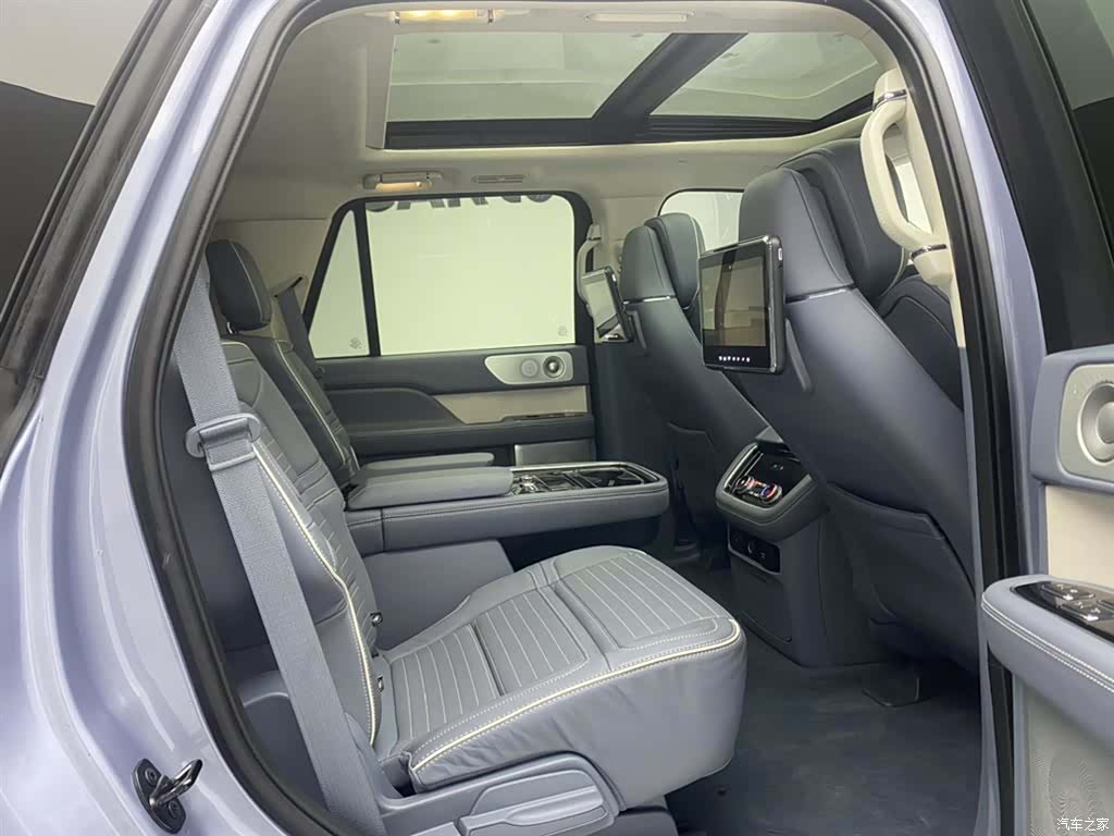 Lincoln Navigator, 2023 24