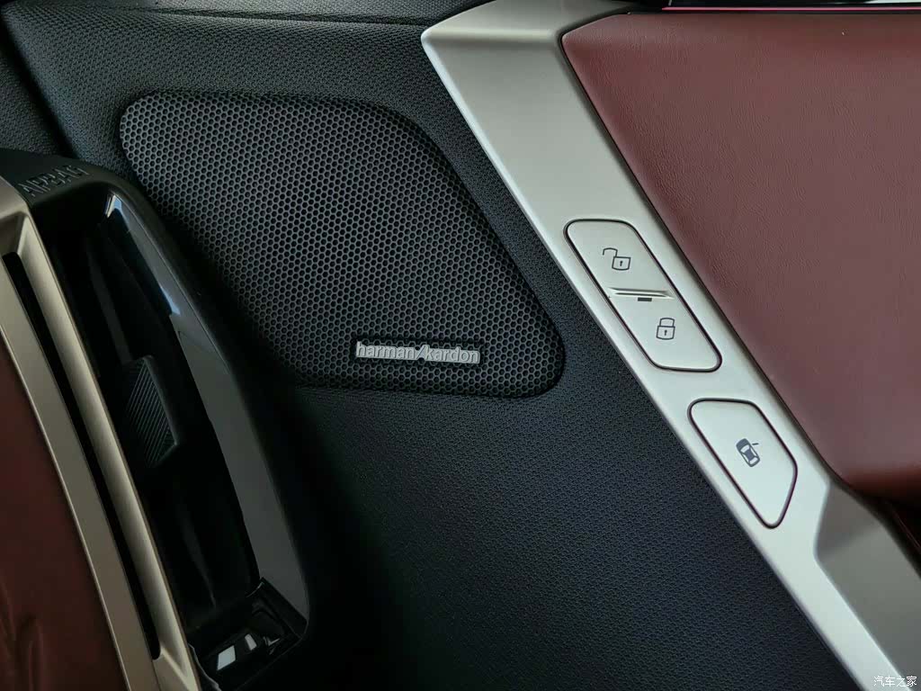 BMW iX, 2023 8