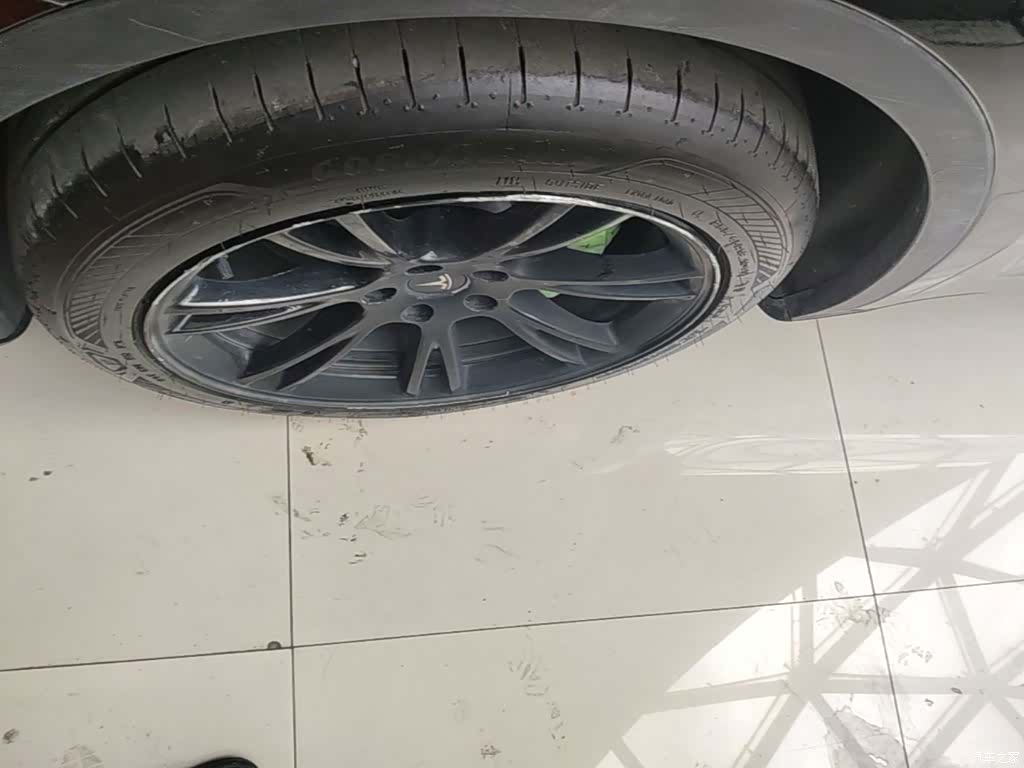 Tesla Model Y, 2022 23