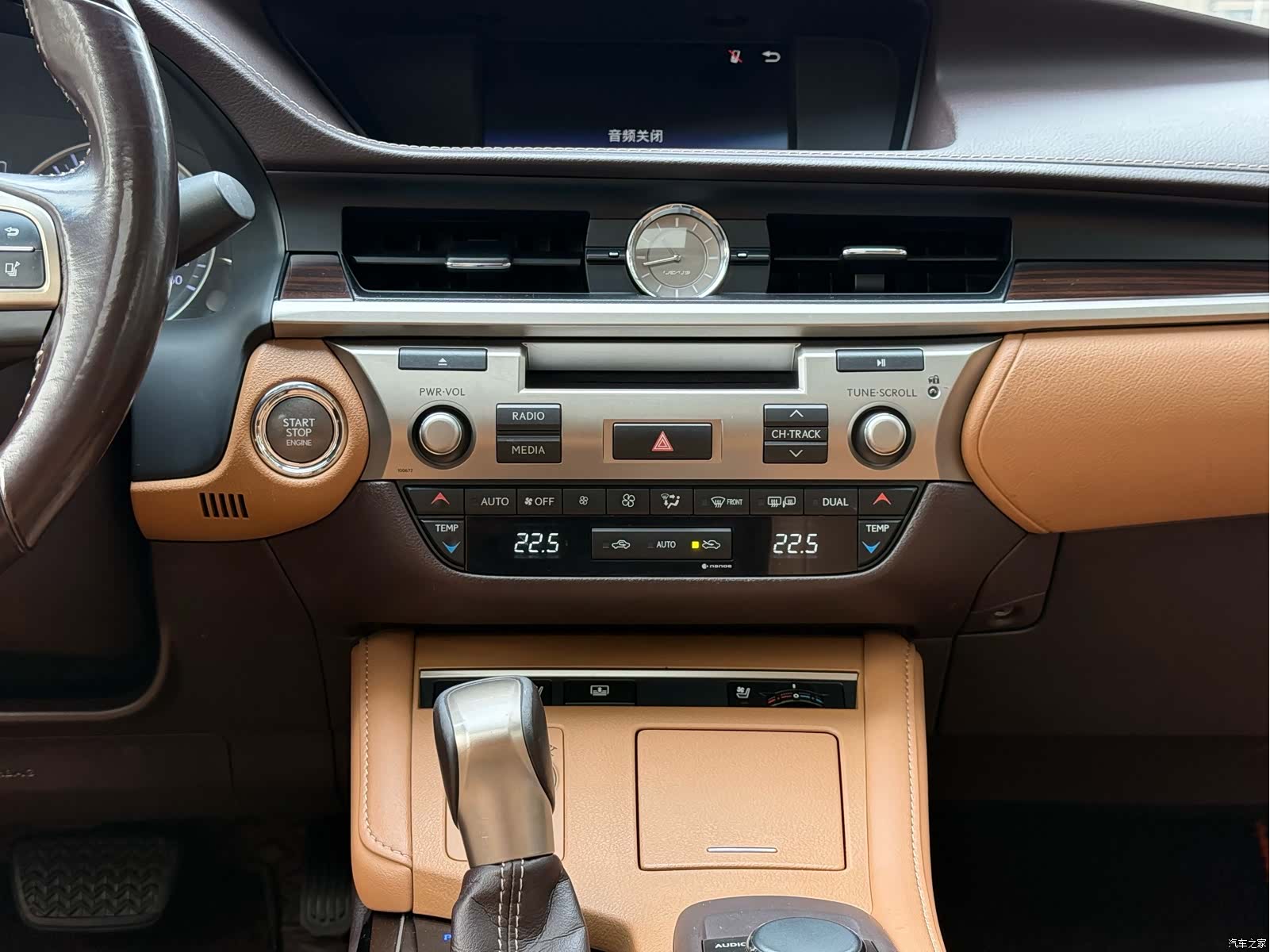 Lexus ES, 2017 11