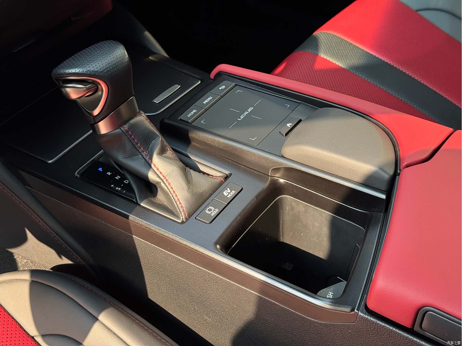 Lexus ES, 2022 12