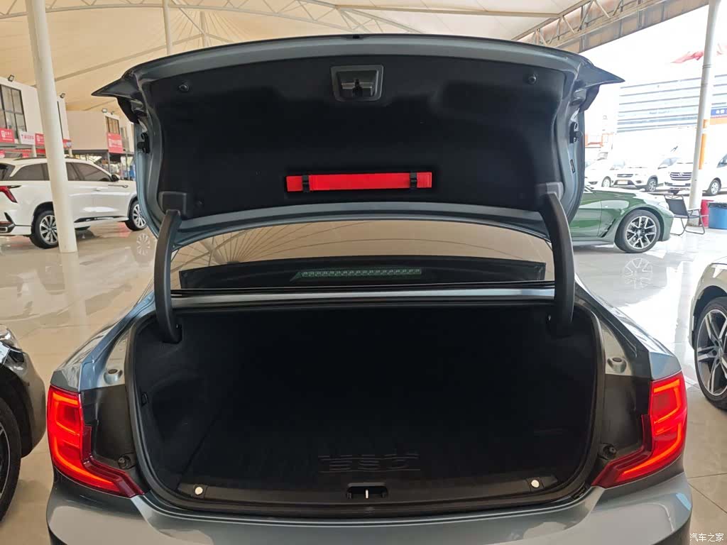 Volvo S90, 2019 15