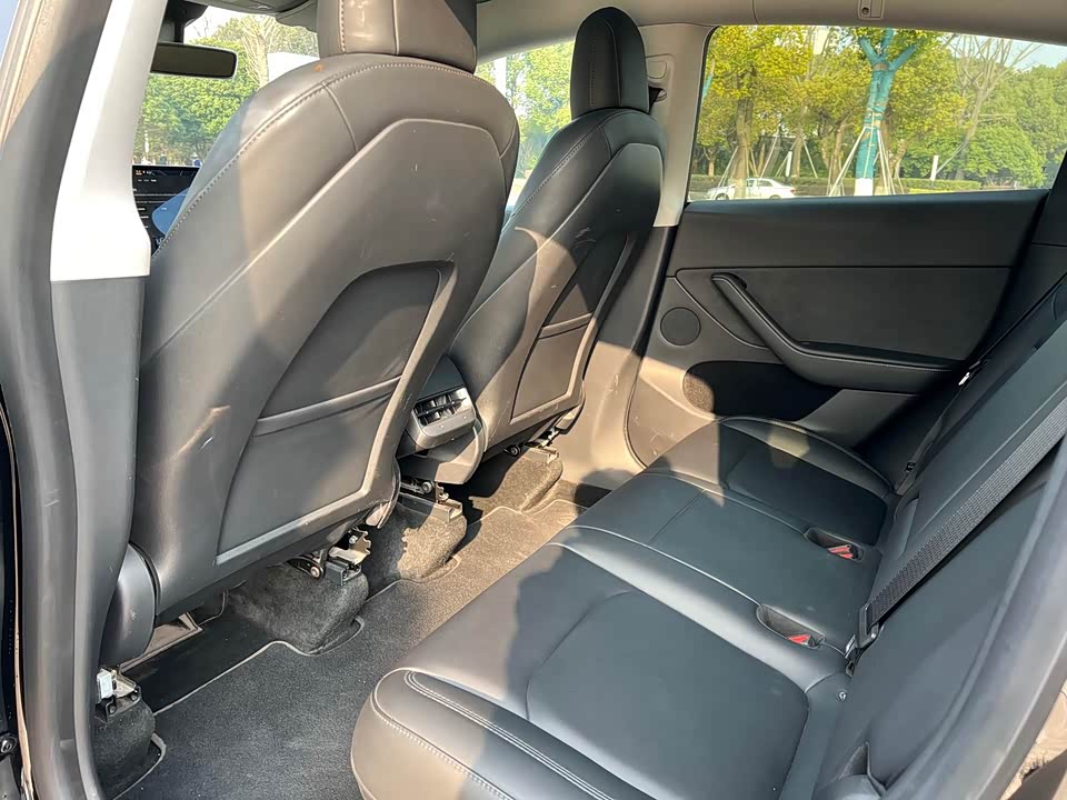 Tesla Model Y Tesla Model Y