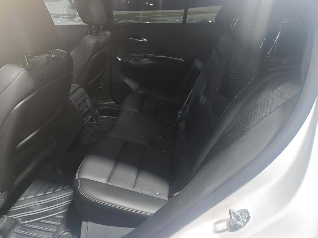 Cadillac XT4, 2023 13