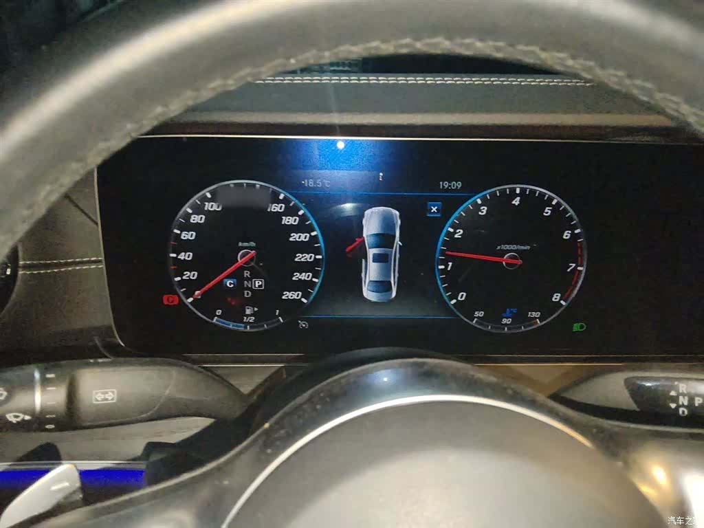 Mercedes-Benz E-Class, 2020 4