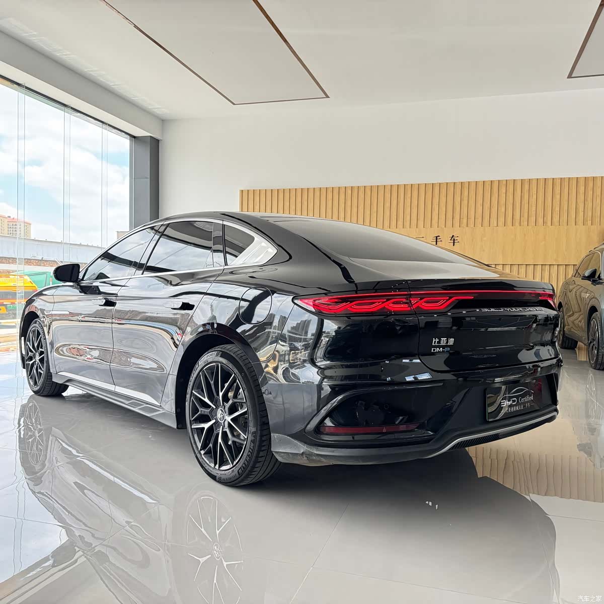 BYD Han, 2023 4