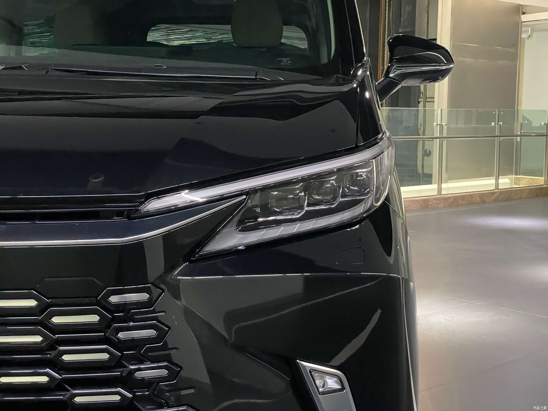 Lexus LM, 2024 2