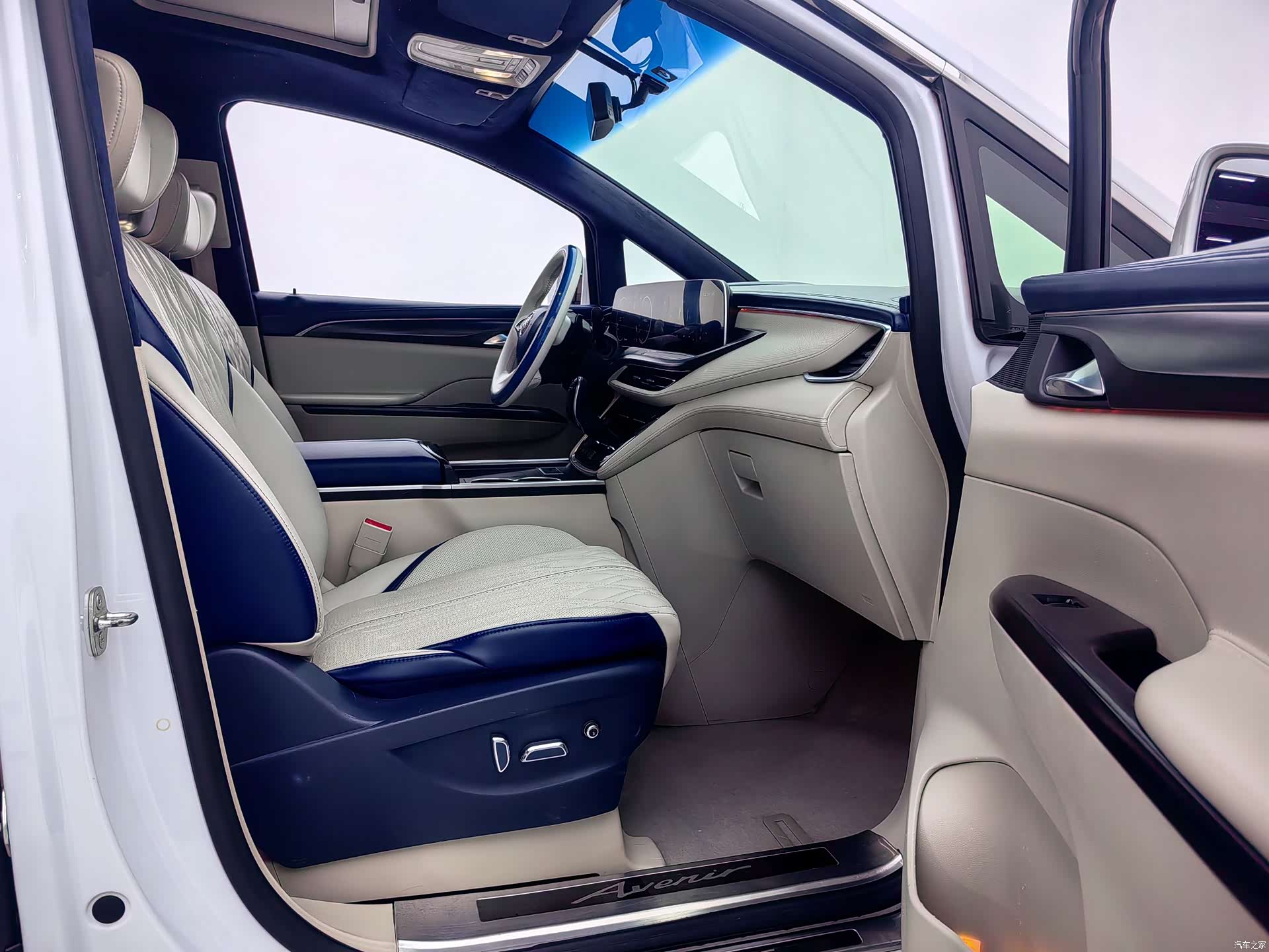 Buick GL8, 2020 10