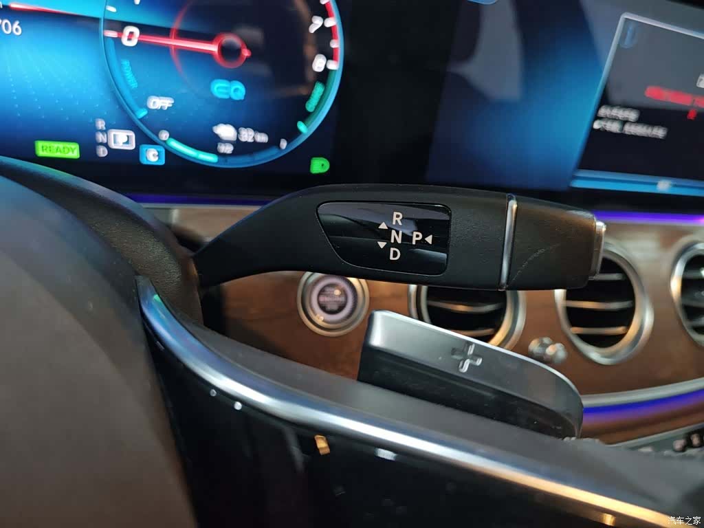 Mercedes-Benz E-Class, 2022 14