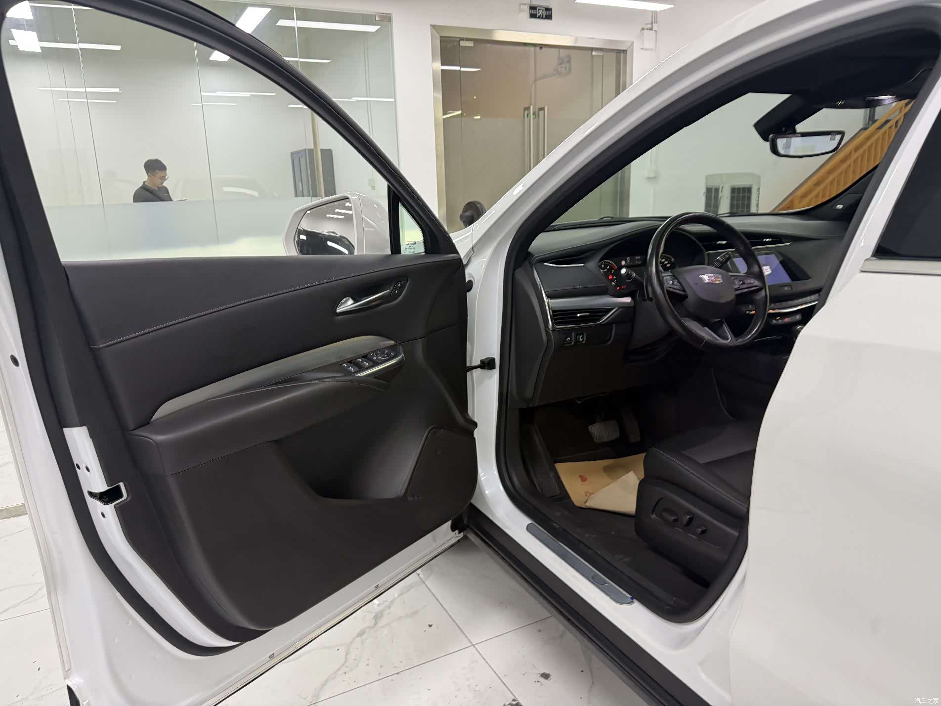 Cadillac XT4, 2019 8