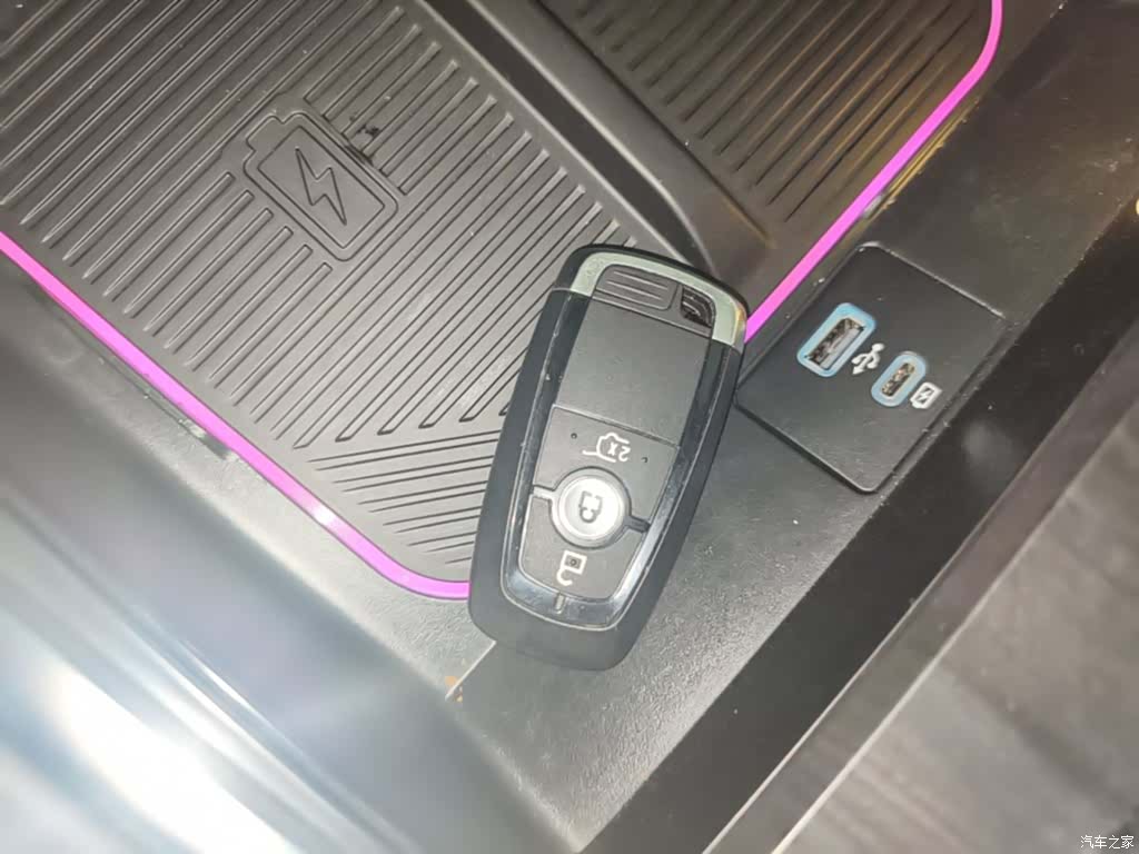 Ford Explorer, 2025 9