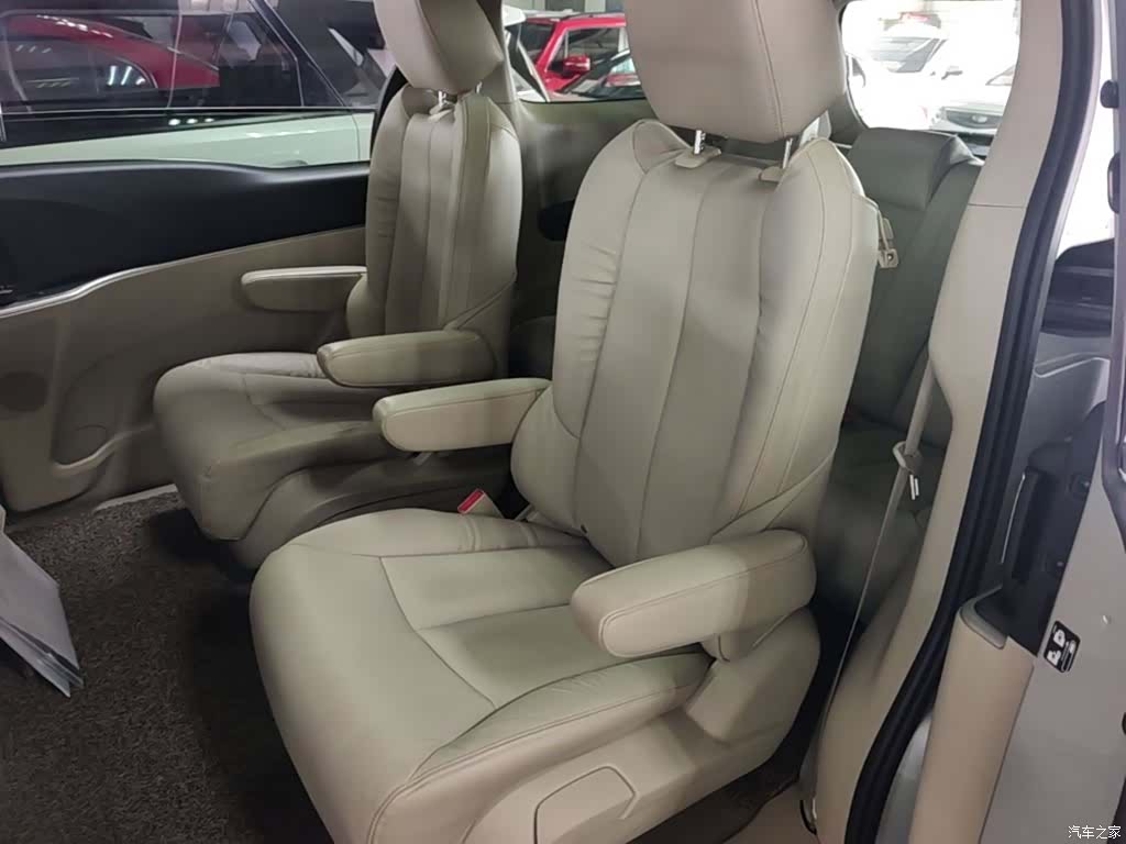 Buick GL8, 2016 24