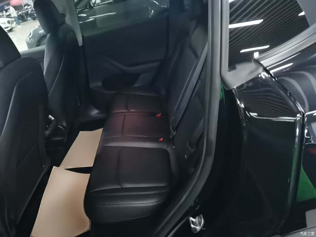 Tesla Model Y, 2022 17