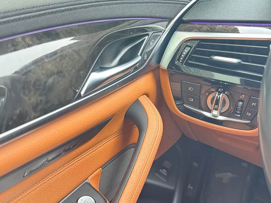 BMW 5 Series 2019, фото 28