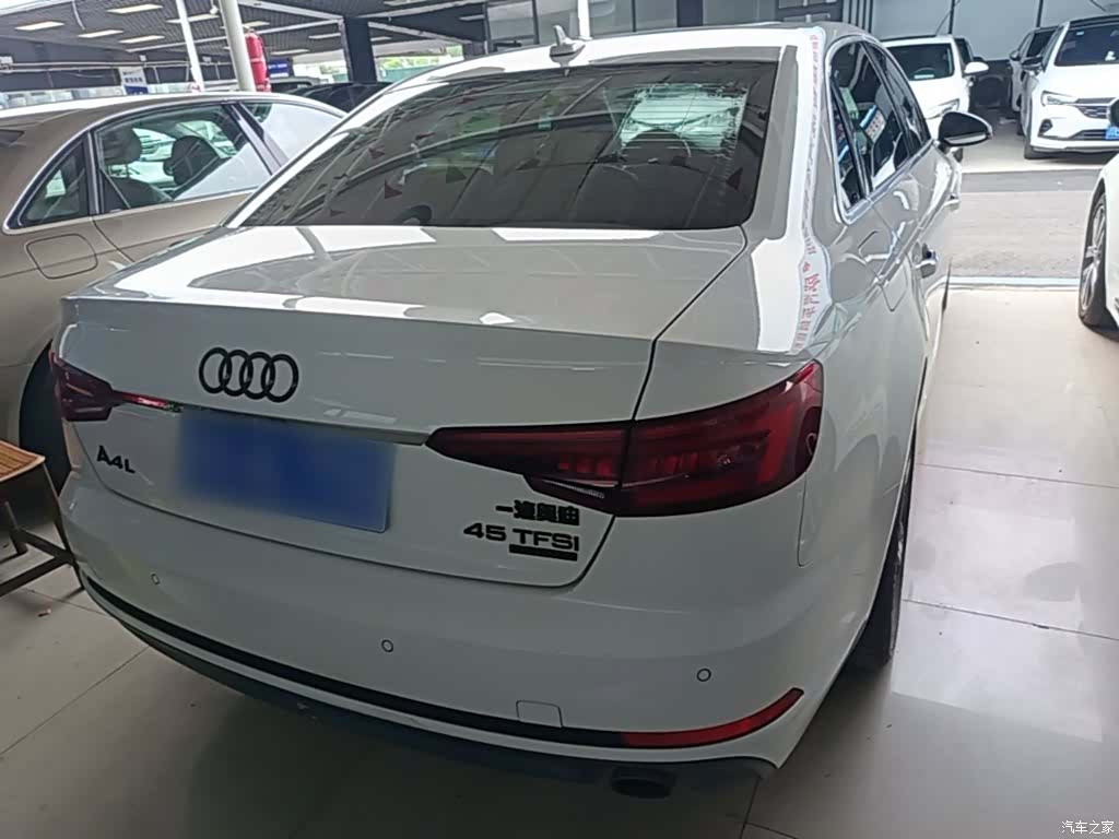 Audi A4L, 2018 6