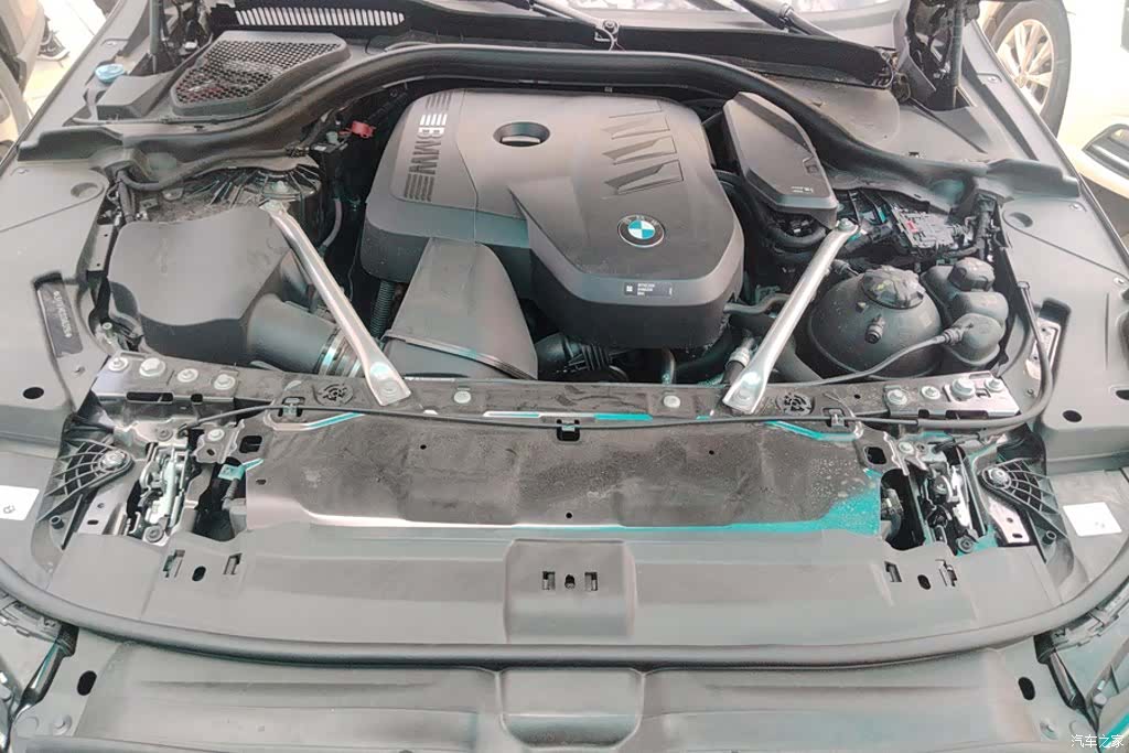 BMW 5 Series, 2025 10