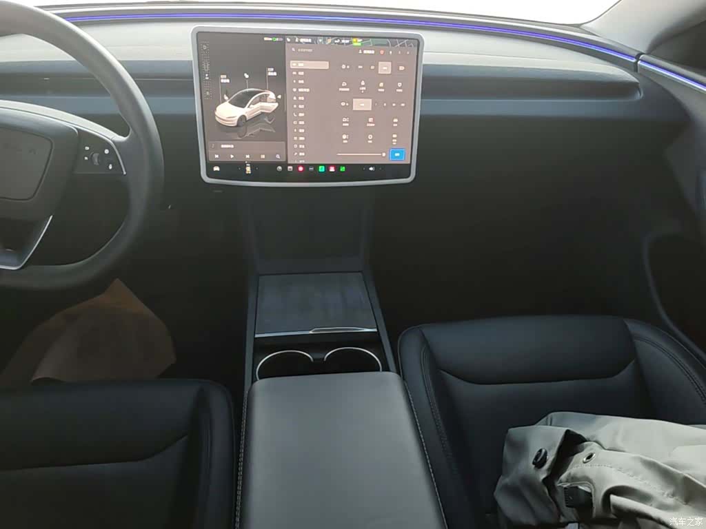 Tesla Model 3, 2024 9