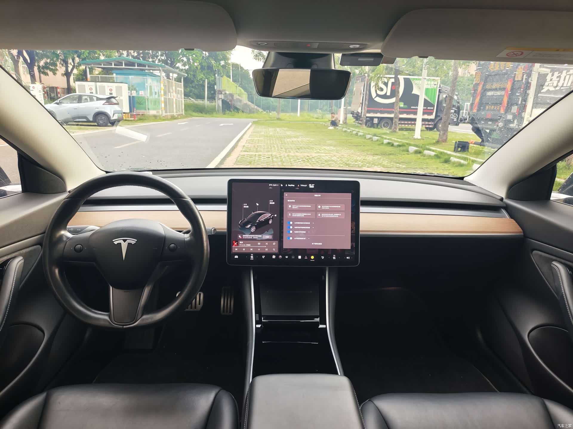 Tesla Model 3, 2019 13