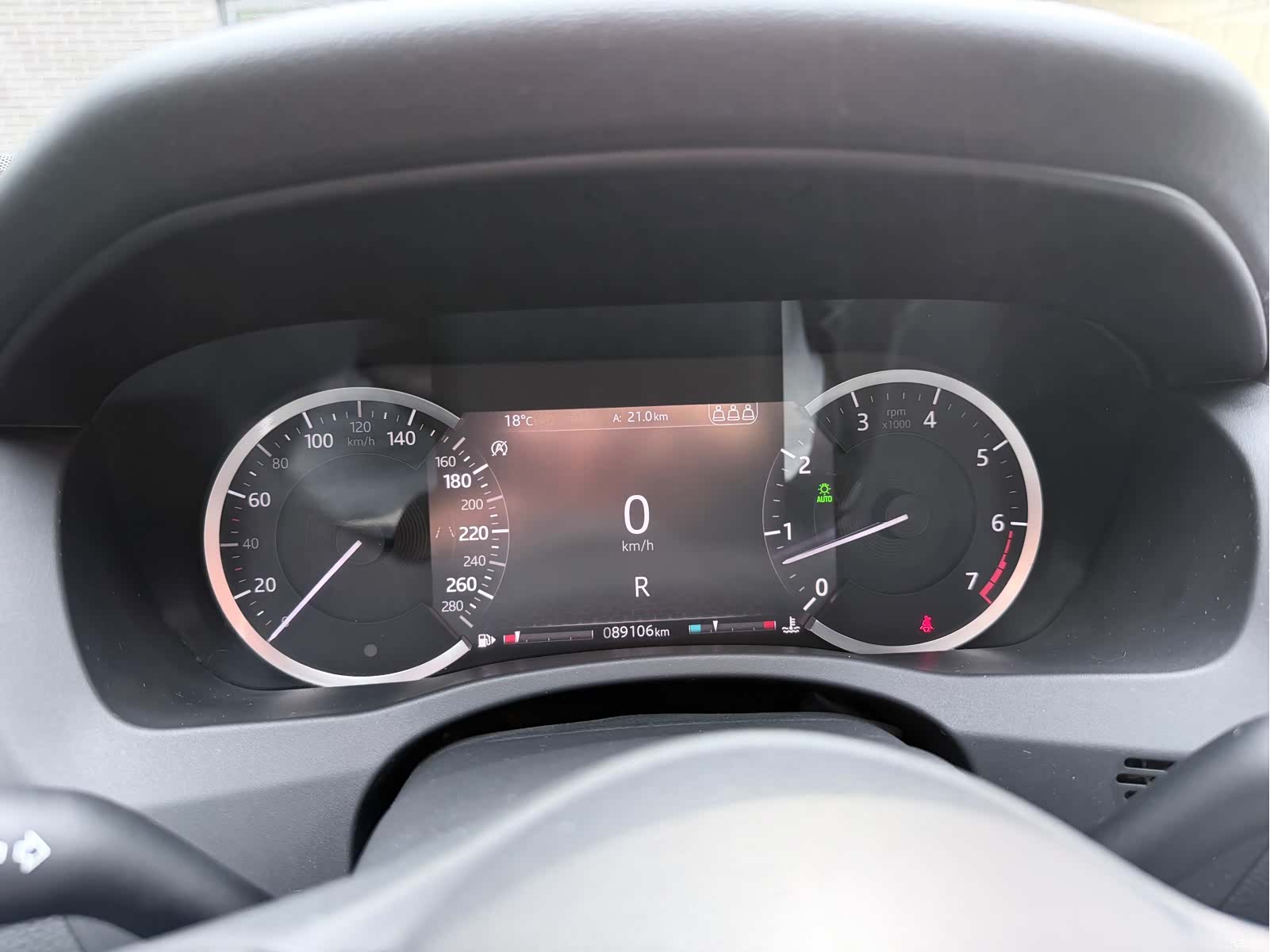 Land Rover XEL, 2021 13