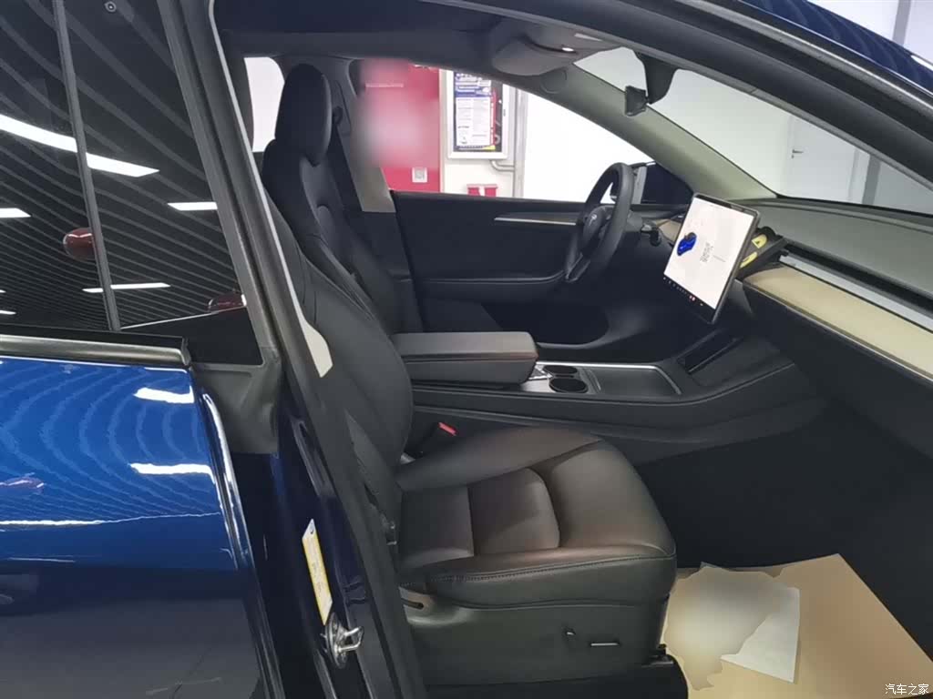 Tesla Model Y, 2021 25