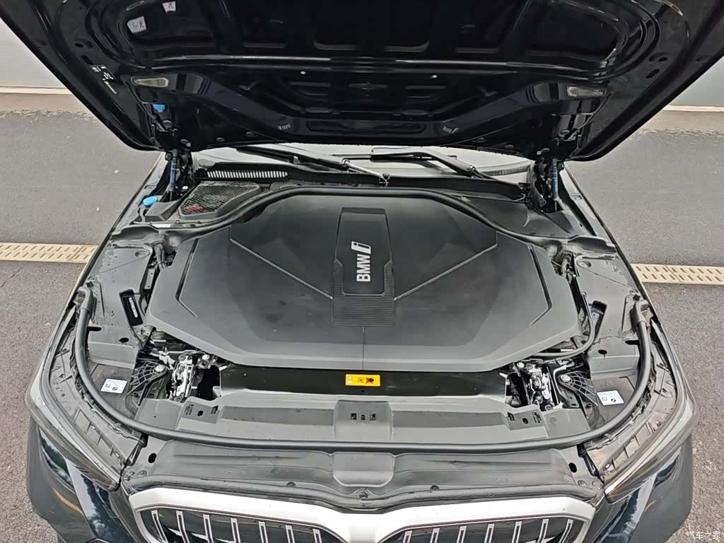 BMW i5, 2025 6