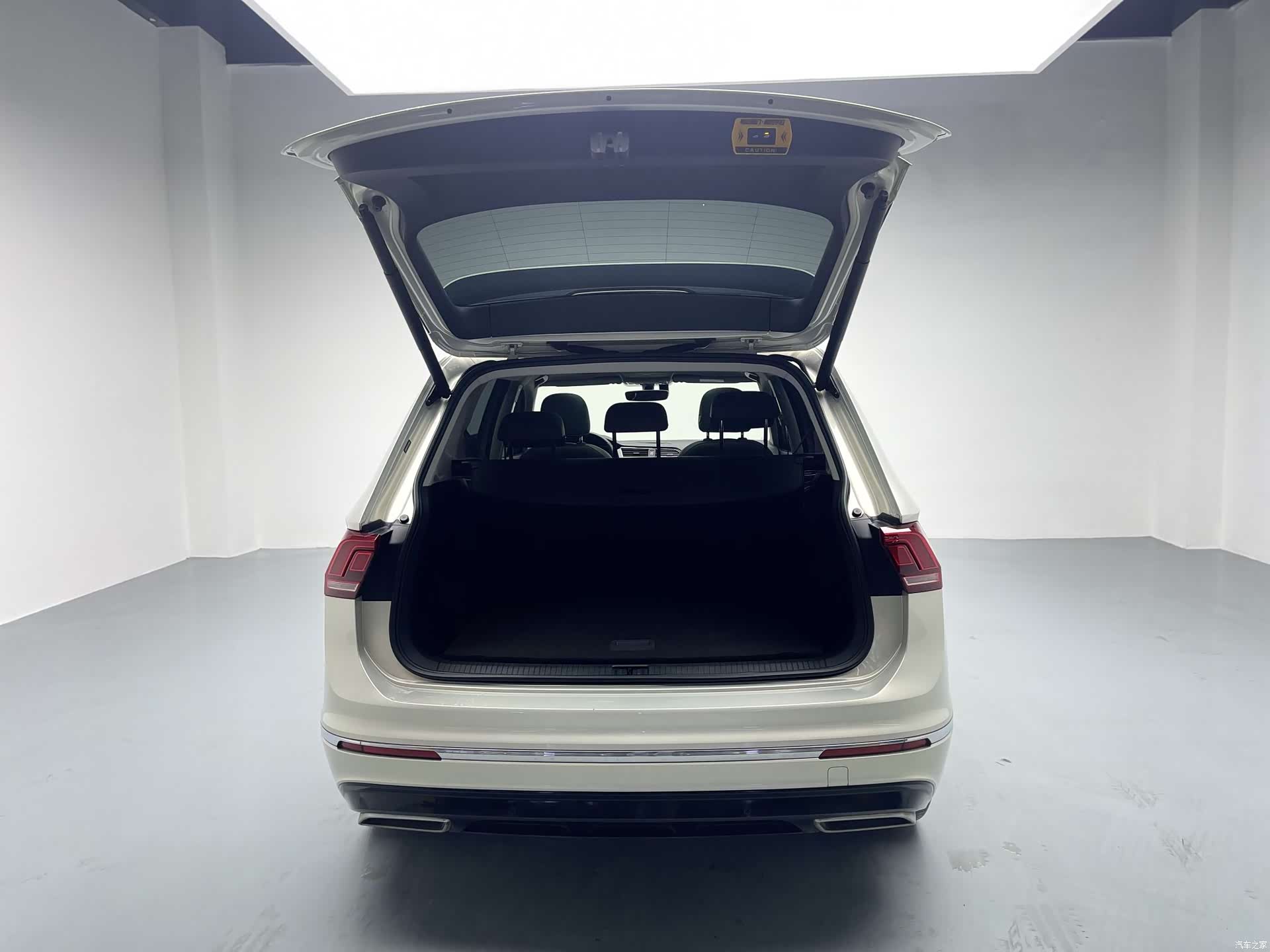 Volkswagen Tiguan L, 2021 14