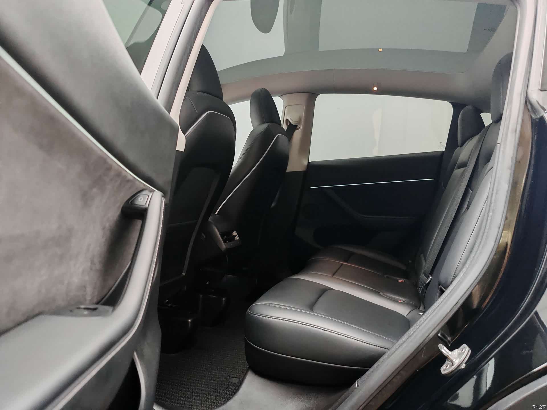 Tesla Model Y, 2023 11