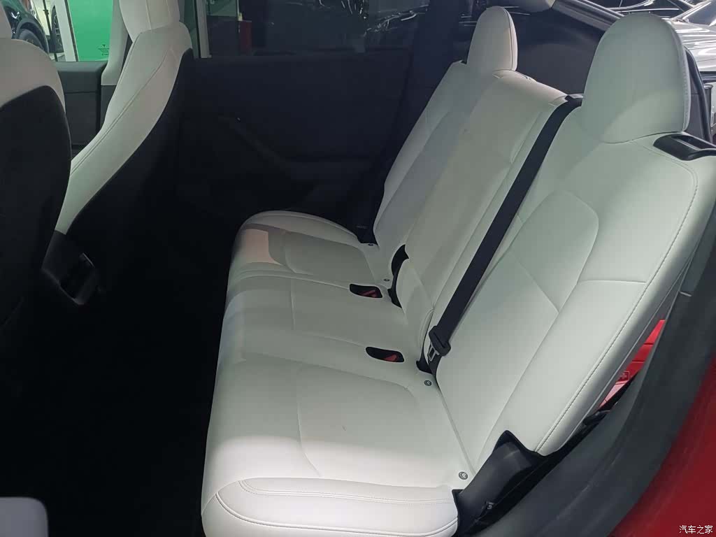 Tesla Model Y, 2022 17
