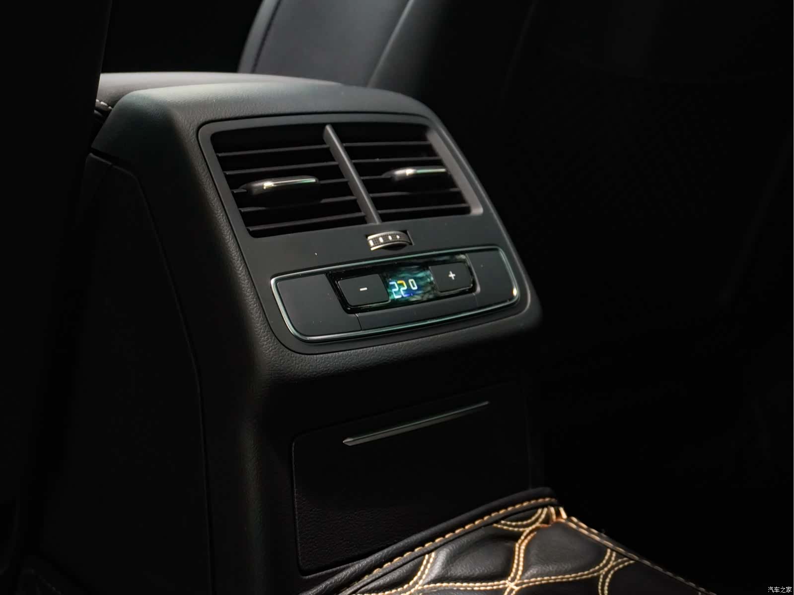 Audi A4L, 2020 14