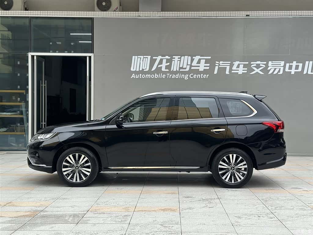 Mitsubishi Outlander, 2022 18