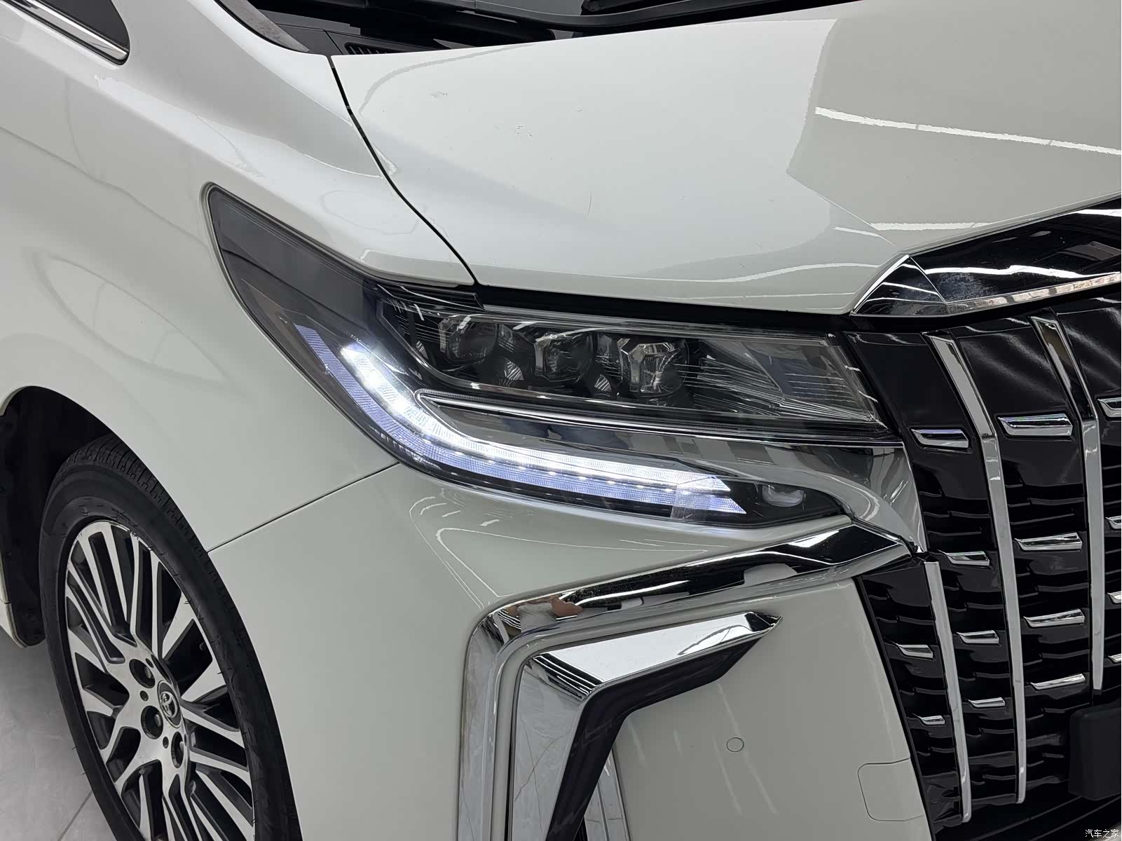 Toyota Alphard, 2016 4
