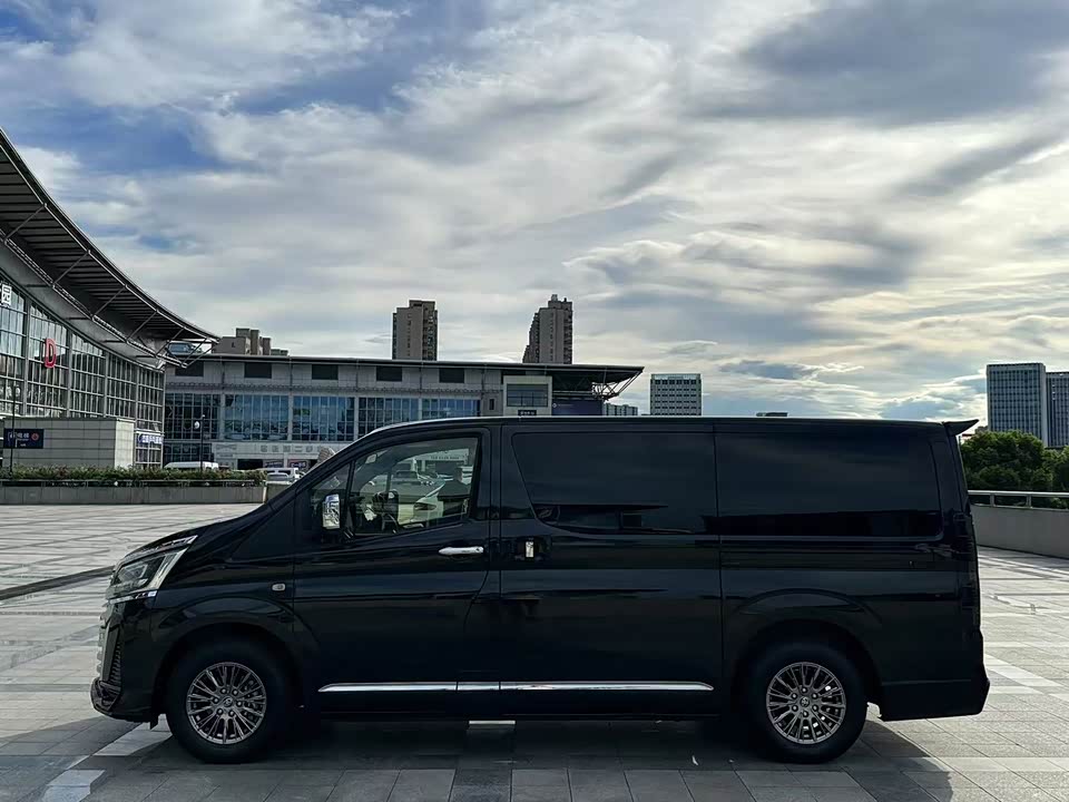 Toyota HIACE Toyota HIACE